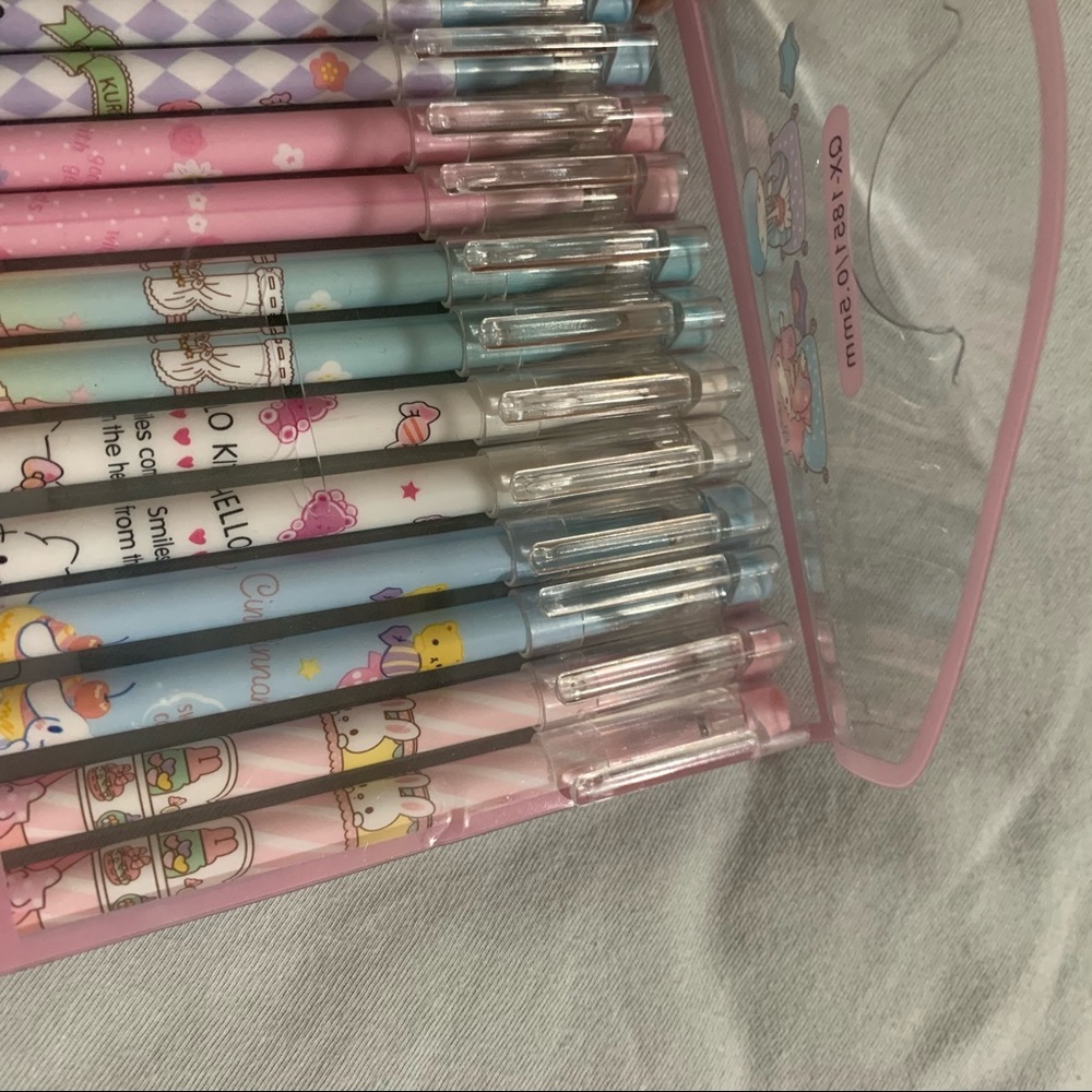 Set of 12 Sanrio Black Ink Pens in a Plastic Carrying Case - Picture 2 of 14